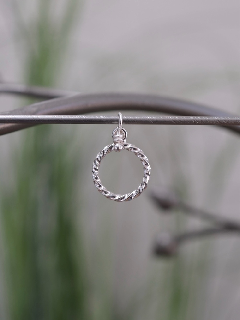 Twisted Rope Ring Pendant Charm - Picture 3 of 9